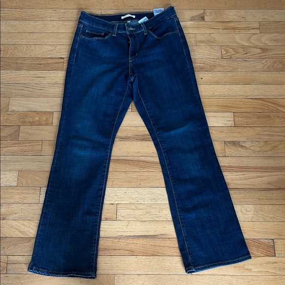 Levi's Classic Blue Boot Cut Jeans with Subtle Flare - Picture 1 of 11